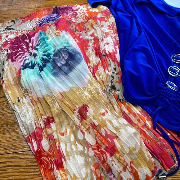 Tribal brand multicolor crinkled floral print skirt, size 10. Great condition. - Picture 9 of 11